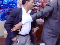 Un débat TV sur la Syrie dérape, un député jordanien sort son arme à feu — Vidéo 