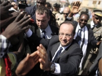 Hollande au Mali : « Le combat n'est pas terminé » 