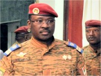 Burkina : l'armée a demandé la formation d'un gouvernement de civils 