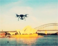 OVNI – Après le drone militaire, le drone journaliste ? — Vidéo 